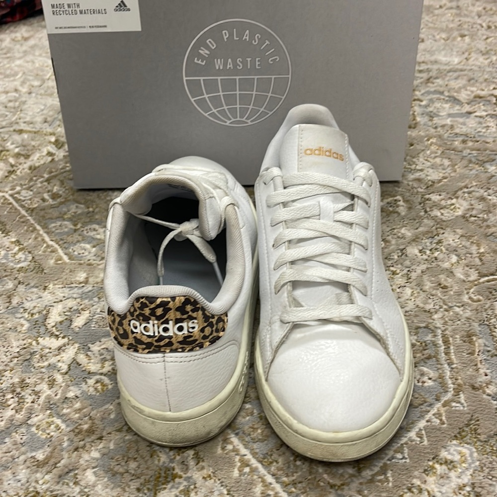 Adidas‎ Advantage GW4850 with Leopard Heel Size 10